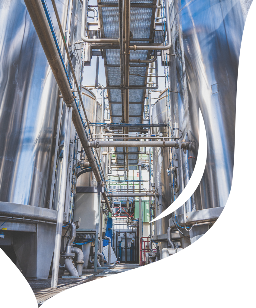 Photo de cuves à l'usine d'Isautier